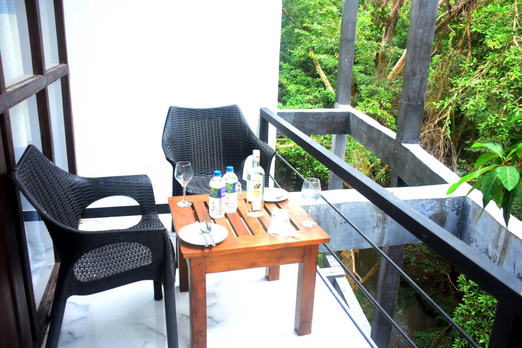 Sunwin River Cabana Uda Walawe Extérieur photo